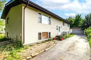 1605 S Des Plaines St, Joliet, IL 60436 - Photo 1