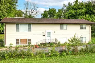 1605 S Des Plaines St, Joliet, IL 60436 - Photo 2