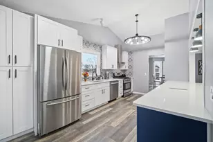 1032 Oak Tree Trail, Lake Villa, IL 60046 - Photo 4