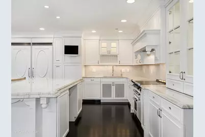 680 N Lake Shore Drive #921, Chicago, IL 60611 - Photo 4