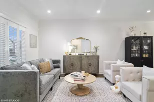 5744 W Ainslie St, Chicago, IL 60630 - Photo 2