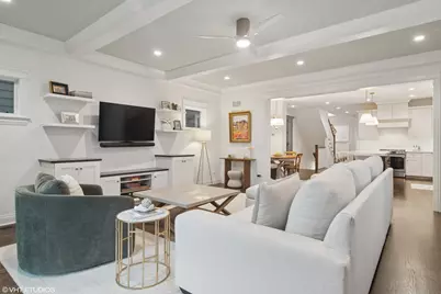 5744 W Ainslie Street, Chicago, IL 60630 - Photo 10