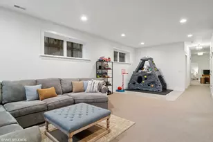 5744 W Ainslie St, Chicago, IL 60630 - Photo 20