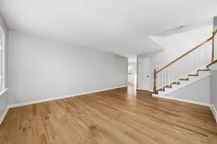 1388 Jill Ct, Glendale Heights, IL 60139 - Photo 4