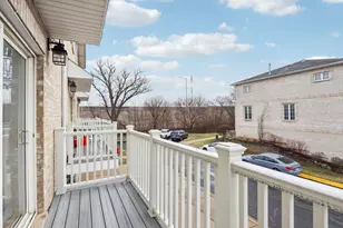 183 N East River Rd, Des Plaines, IL 60016 - Photo 14