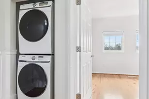 183 N East River Rd, Des Plaines, IL 60016 - Photo 16