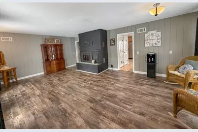 1126 W Stover Street, Freeport, IL 61032 - Photo 6