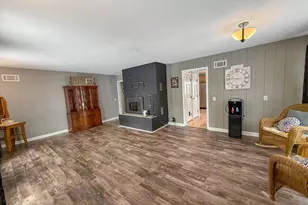 1126 W Stover St, Freeport, IL 61032 - Photo 6