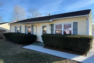 2801 Lawndale Dr, Champaign, IL 61821 - Photo 2