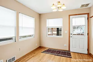 5106 W Westshore Dr, McHenry, IL 60050 - Photo 8