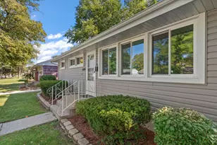 15519 Elm St, South Holland, IL 60473 - Photo 2