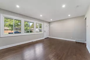 15519 Elm St, South Holland, IL 60473 - Photo 6