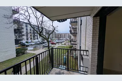 9128 W Terrace Drive #2D, Niles, IL 60714 - Photo 10