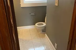 355 W New York St, Aurora, IL 60506 - Photo 8