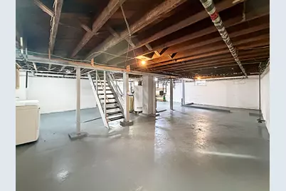 327 W Garfield Street, Freeport, IL 61032 - Photo 40