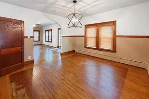 327 W Garfield St, Freeport, IL 61032 - Photo 6