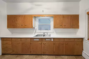 327 W Garfield St, Freeport, IL 61032 - Photo 18