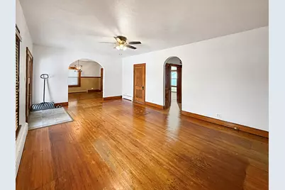 327 W Garfield Street, Freeport, IL 61032 - Photo 10