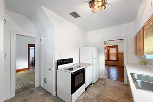 327 W Garfield St, Freeport, IL 61032 - Photo 14