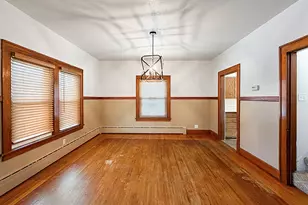 327 W Garfield St, Freeport, IL 61032 - Photo 8