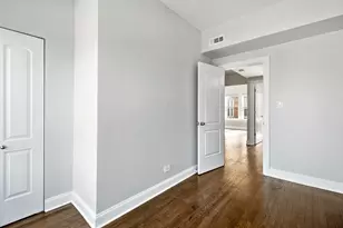 1110 W Glenlake Ave, Chicago, IL 60660 - Photo 10