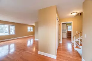 114 N Forest Ave, Palatine, IL 60074 - Photo 6