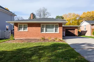 114 N Forest Ave, Palatine, IL 60074 - Photo 2