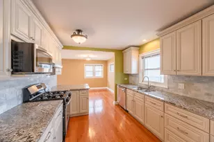 114 N Forest Ave, Palatine, IL 60074 - Photo 8