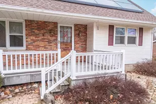 118 Gottlieb Ct, Creve Coeur, IL 61610 - Photo 2