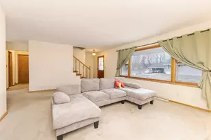 118 Gottlieb Ct, Creve Coeur, IL 61610 - Photo 8