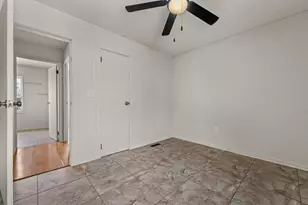 215 Mayfield Dr, Streamwood, IL 60107 - Photo 20