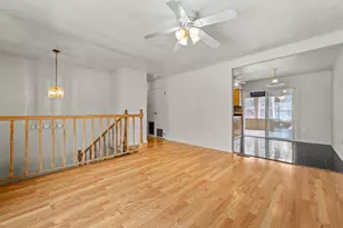 215 Mayfield Dr, Streamwood, IL 60107 - Photo 8