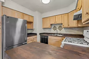 215 Mayfield Dr, Streamwood, IL 60107 - Photo 14