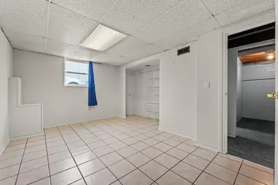 215 Mayfield Drive, Streamwood, IL 60107 - Photo 32