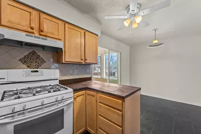 215 Mayfield Drive, Streamwood, IL 60107 - Photo 16