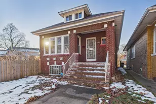 8116 S Marquette Ave, Chicago, IL 60617 - Photo 2