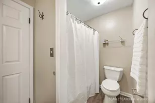 2221 Woodland Cir, Naperville, IL 60565 - Photo 12