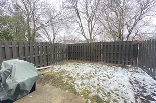 1949 Governors Ln, Hoffman Estates, IL 60169 - Photo 12