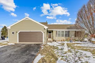 742 Chestnut Ln, Marengo, IL 60152 - Photo 2