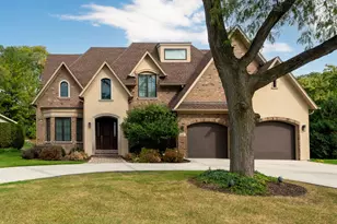 641 Lakeside Dr, Hinsdale, IL 60521 - Photo 2