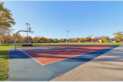 1443 Woodhill Drive, Northbrook, IL 60062 - Photo 52