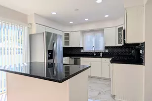 650 Shining Water Dr, Carol Stream, IL 60188 - Photo 6