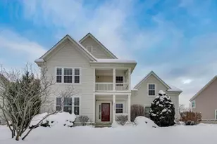 1325 Grantham Dr, Schaumburg, IL 60193 - Photo 1