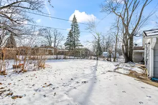 969 Berkley St, Carpentersville, IL 60110 - Photo 16