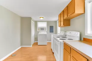 2322 Greengold St, Crest Hill, IL 60403 - Photo 10