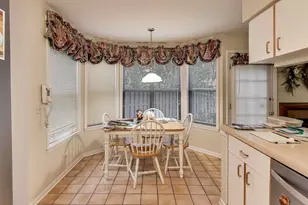 2601 Burton Dr, Westchester, IL 60154 - Photo 10