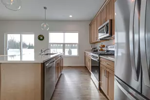 2490 Olivia Ct, Wauconda, IL 60084 - Photo 6