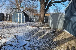 2202 Chestnut Ave, Sterling, IL 61081 - Photo 14