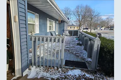 2202 Chestnut Avenue, Sterling, IL 61081 - Photo 2