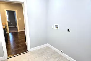 913 N 12th St, Quincy, IL 62301 - Photo 8